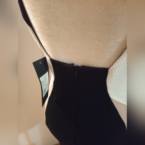 Cida's - Ark.Co dresses - Picture 3 of 5